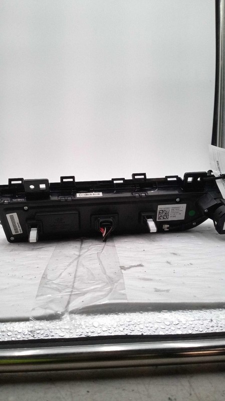 Used A/C Selector Switch fits: 2023 Hyundai Sonata Canada market Korea built hyb