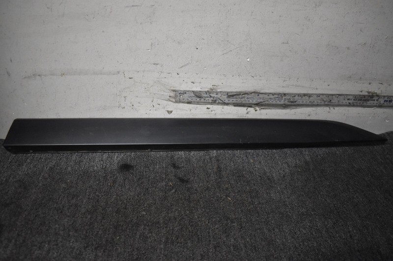 SUBARU RIGHT SIDE DOOR MOLDING FACTORY OEM