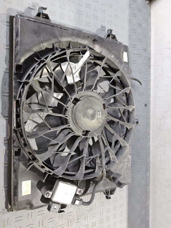 2016-2020 Kia Optima Radiator Fan Motor Fan Assembly 2.4L