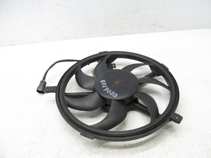 07-16 MINI COOPER S R56 R57 R60 COOLING FAN BLADE SHROUD WITH MOTOR OEM 020624A