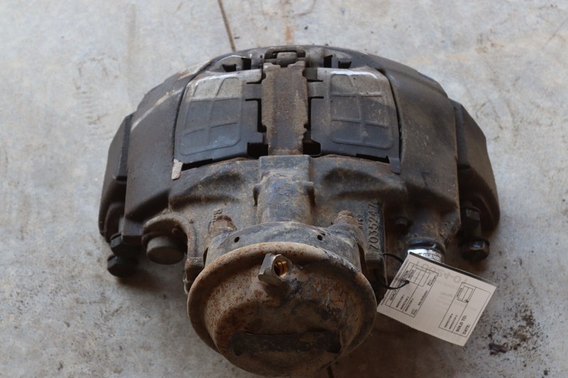 2019-2023 VOLVO VNL 760 D13 12.8L FRONT RIGHT BENDIX BRAKE CALIPER Z035247 OEM