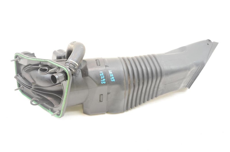 13-16 Porsche Boxster 2.7L Driver Left Side Air Cleaner Intake Tube