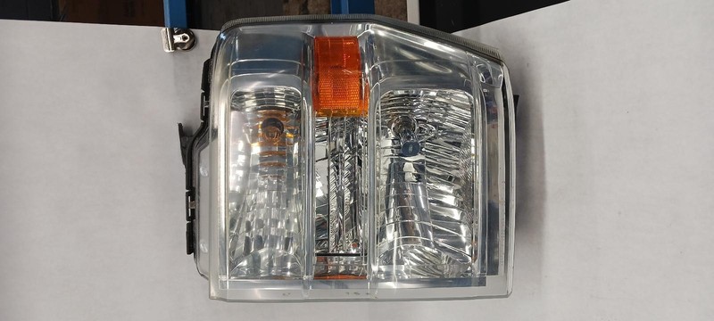 2009 FORD E150 E250 E350 VAN Left driver headlight Headlamp OEM 08-22