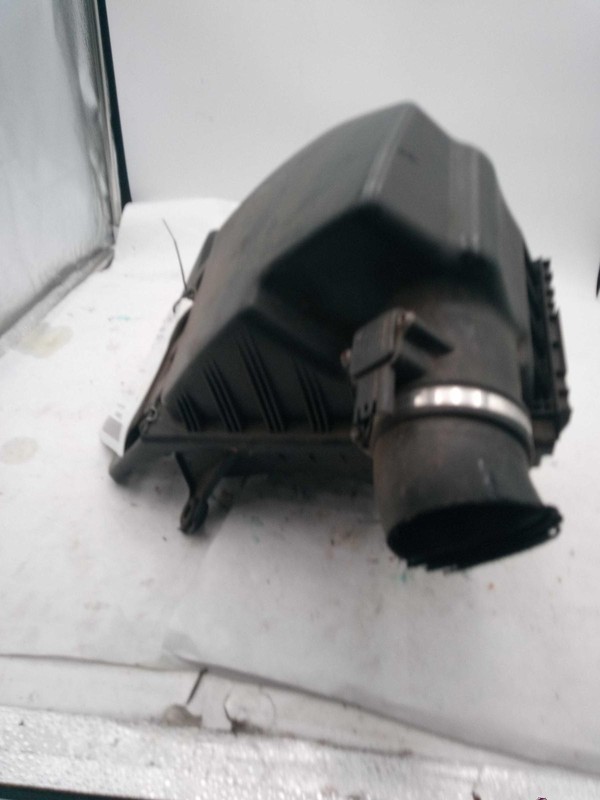 2004 BMW 525I Air Cleaner Assembly OEM 13717521030 175k Miles