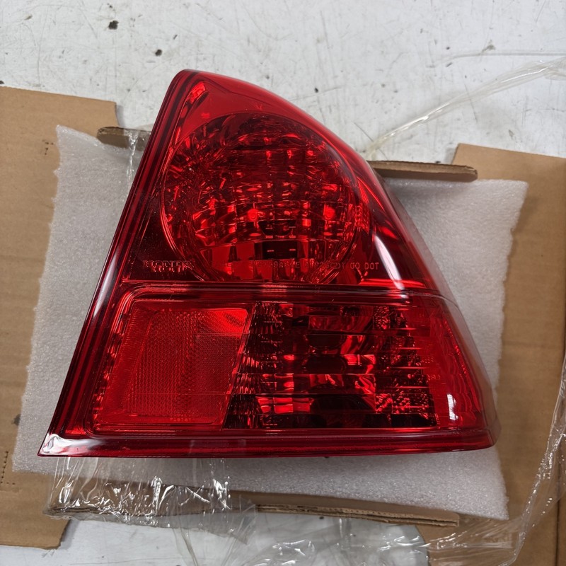03-05 Honda Civic 4D Right Tail Light 33501-S5D-A51 OEM (New)
