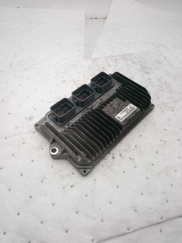 2015 Honda CR-V Engine Control Module ECM 2.4L OEM Used 106K Miles