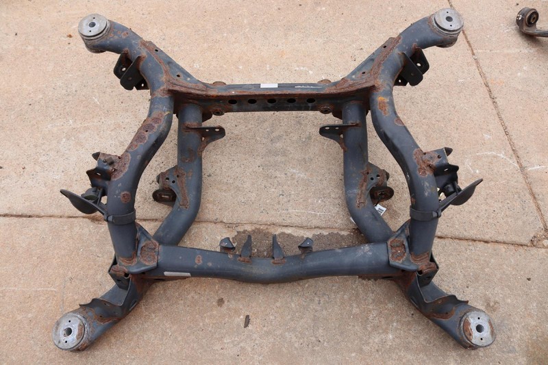 2006 PORSCHE CAYENNE 4.5L REAR SUSPENSION CROSSMEMBER SUBFRAME OEM
