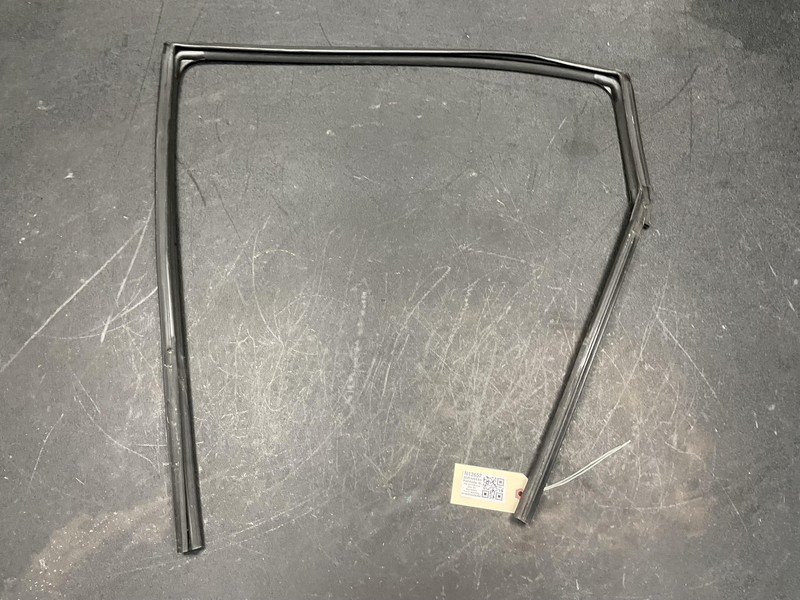 Rear Left Door Window Glass Run Channel 2020 Nissan Pathfinder 2013 2014 - 2019