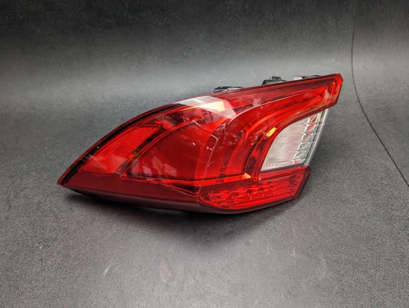 Rear Right Outer Tail Light Lamp 2022 Honda Accord 33500-TVA-A01 2018 - 2021 X