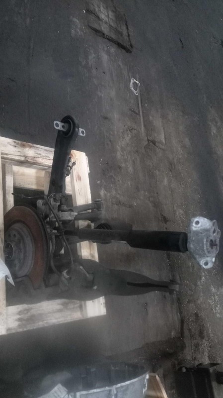 2015 Jeep Cherokee Suspension Assembly Black 3.2L V6 137K Miles Used Part