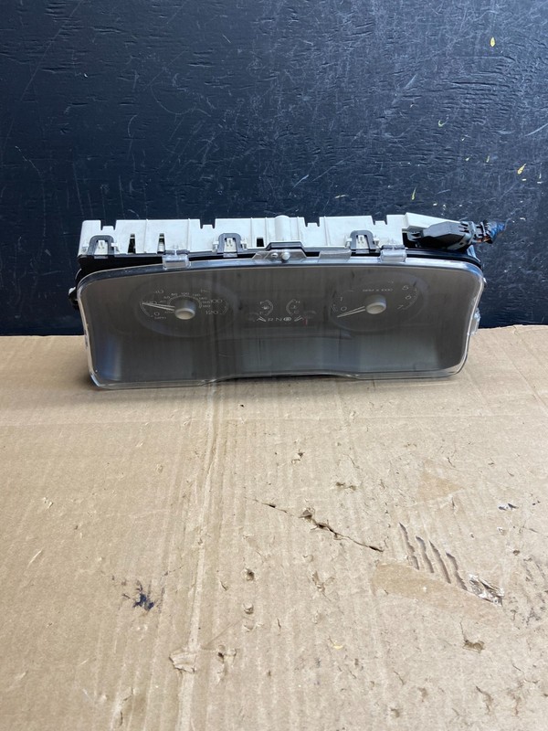 2006 to 2011 Lincoln Town Car Speedometer Gauge Cluster AE1800 DG