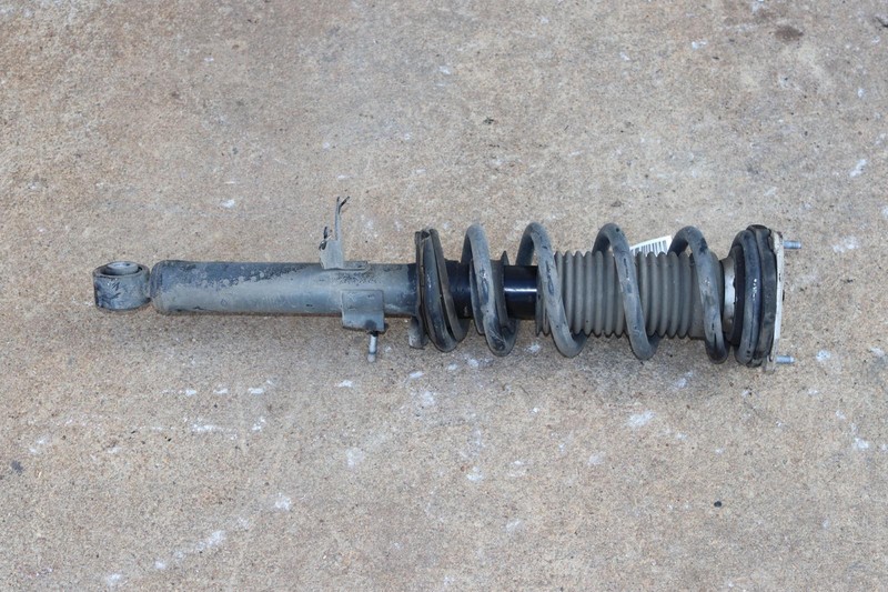 2007-2008 INFINITI G35 SEDAN RWD FRONT RIGHT PASSENGER SHOCK STRUT ABSORBER OEM