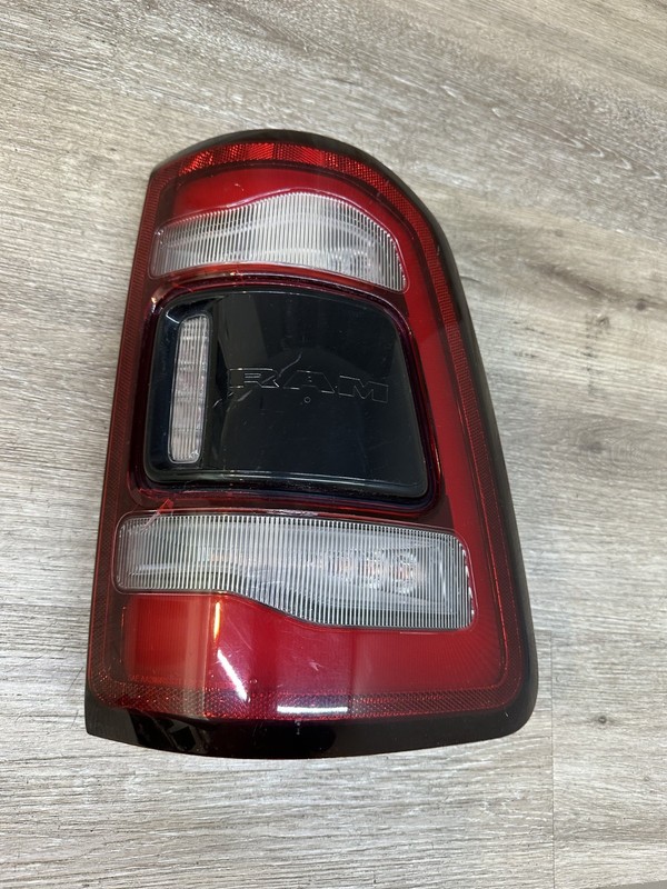 2019-24 DODGE RAM RH LED TAIL LIGHT ASSY OEM PART # 68262532AG
