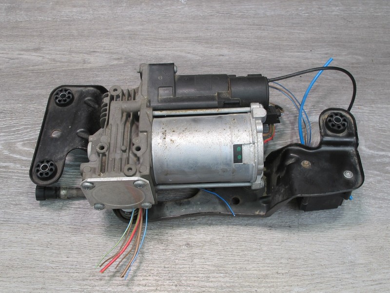 2008-2014 BMW E71 E72 X6 AIR SUSPENSION COMPRESSOR PUMP 6789938