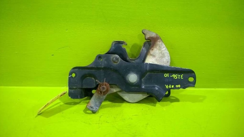 97 98 99 00 01 02 03 04 05 06 07 ISUZU NPR FRONT LOWER CAB LOCK ASSEMBLY 3256-10