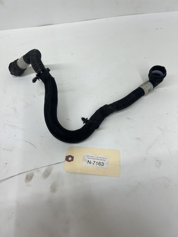 Tesla Model 3, Y RDU PT Inverter Inlet Hose Line Tube 1077594-00 N-7163 B87