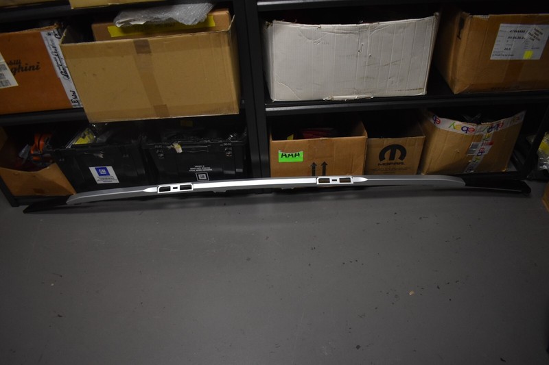 NISSAN ROOF MOLDING RIGHT SIDE FACTORY OEM