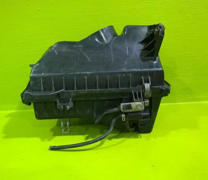 01 MPV AIR CLEANER BOX OEM 3732-36