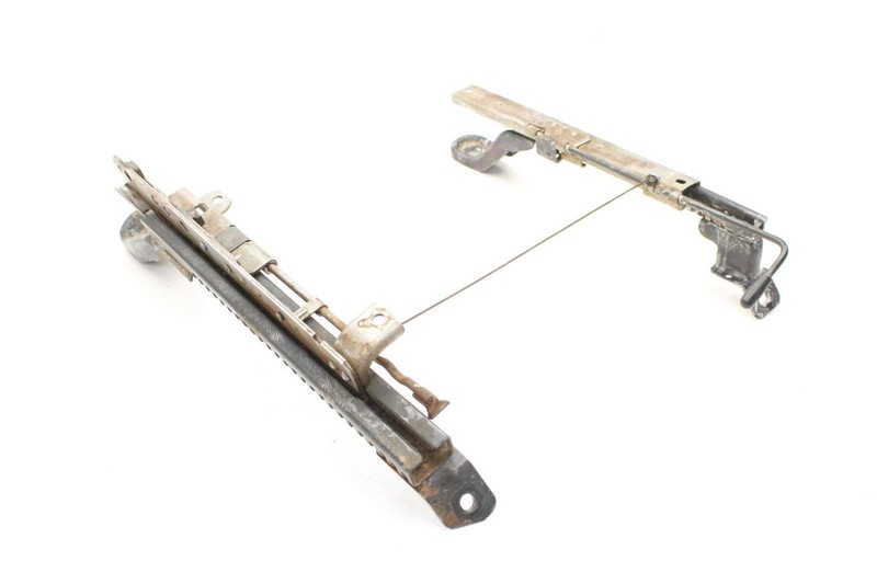 98-00 FRONTIER Passenger Right Front Manual Seat Track