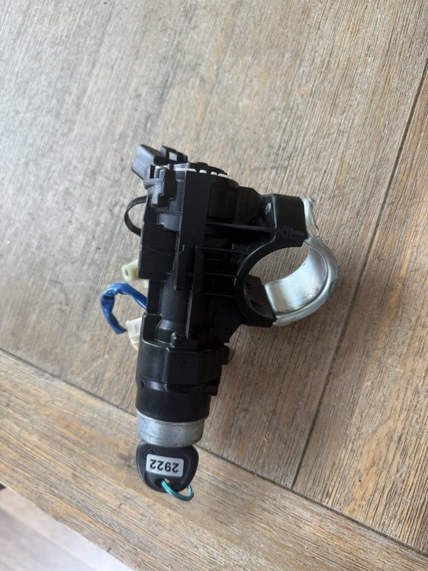 2014 - 2016 Kia Soul Ignition Switch Cylinder w Key Immobilizer