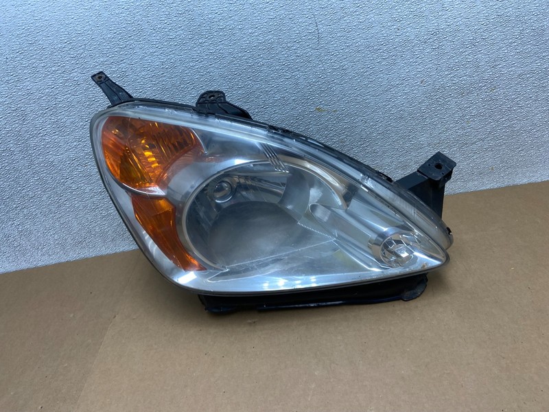 2002 to 2004 Honda CRV CR-V OEM Right Passenger RH Halogen Headlight Z6565 DW
