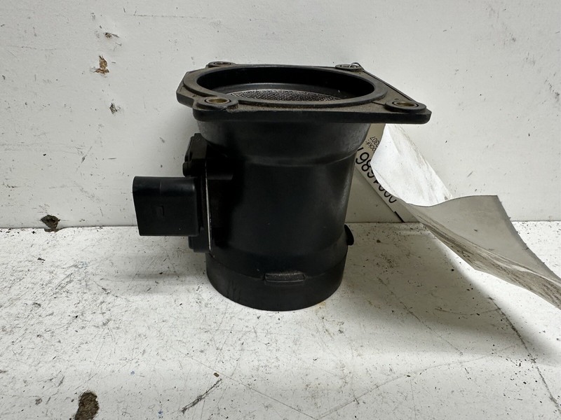 2002-2005 Volkswagen Passat Mass Air Flow Meter Sensor MAF Oem