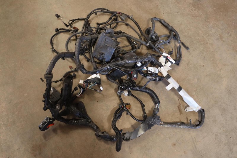 2013 INFINITI FX37 ENGINE BAY COMPARTMENT WIRE WIRING HARNESS FUSE BOX OEM
