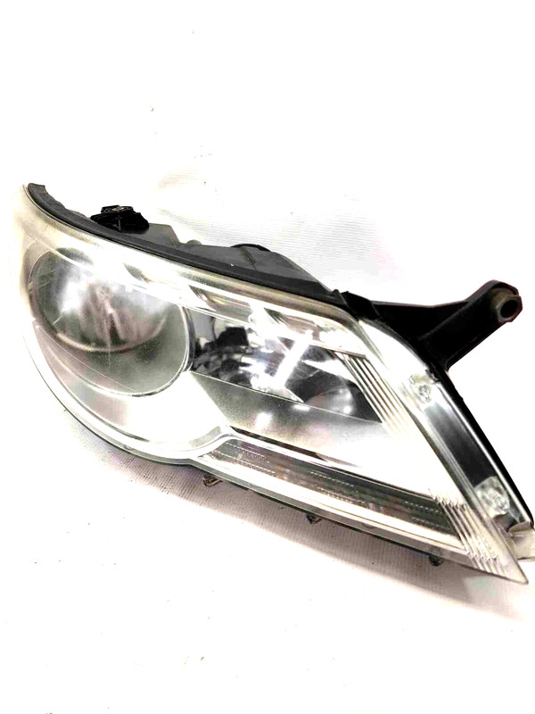 2010 VW Tiguan RH Passenger Side Halogen Headlight Lamp Assembly 5N1941032AC