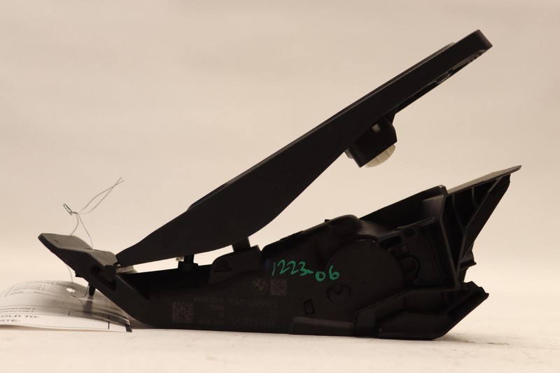 2020-2023 BMW M235I F44 GRAN COUPE GAS THROTTLE ACCELERATOR PEDAL OEM
