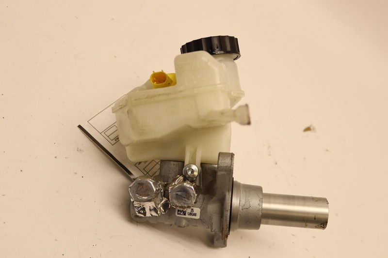 2018-2022 BMW X3 G01 2.0L POWER BRAKE MASTER CYLINDER W/ RESERVOIR OEM