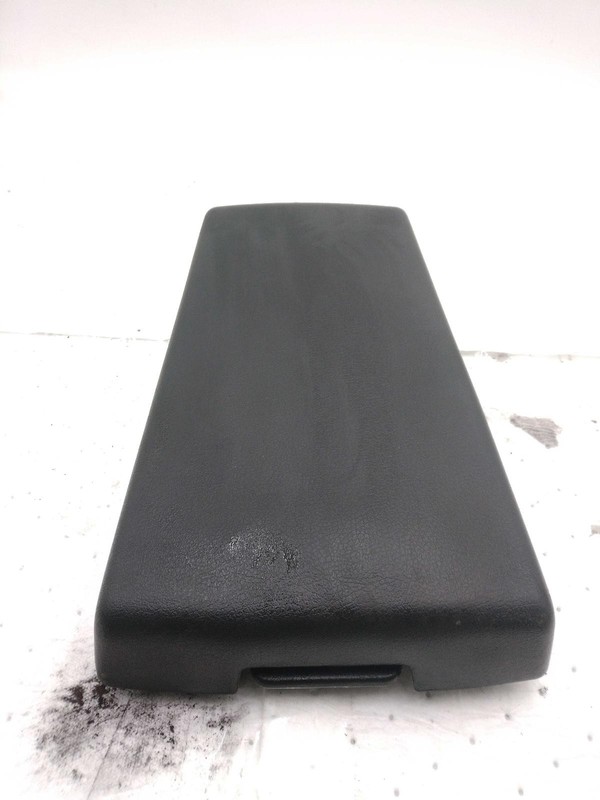 2012 Jeep Liberty Black Center Console Lid OEM Used 97000 Miles NJ25-23096