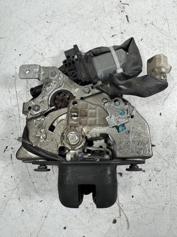 09-015 Honda Pilot Tailgate Lock Actuator Assembly 74800-TK8-A01 OEM