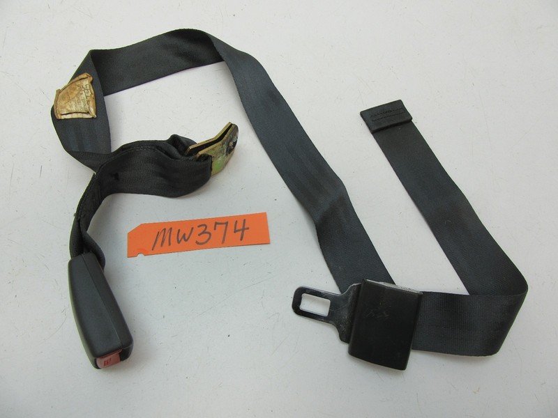 1996 96 CAVALIER SUNFIRE BACK REAR SEATBELT LAP BELT BUCKLE SEAT BELT STRAP CAR