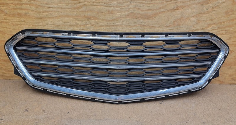 2016 2017 Chevrolet Equinox Front Bumper Lower Grille OEM