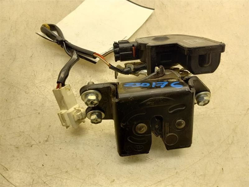 04 SCION XA TRUNK LATCH
