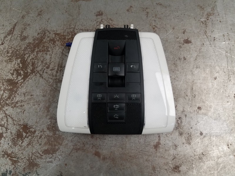 2010 Mercedes Benz AMG C 63 Overhead Console / Dome Lights #8001 Q6