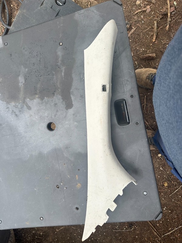 07-12 DODGE CALIBER & SRT4 OEM RH PASSENGER SIDE INTERIOR A PILLAR TRIM PANEL