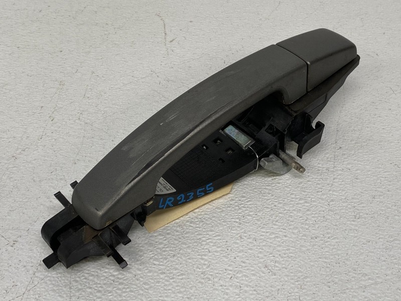 ⭐05-16 LAND ROVER LR2 REAR LEFT DRIVER SIDE EXTERIOR DOOR HANDLE BLACK LOT2355
