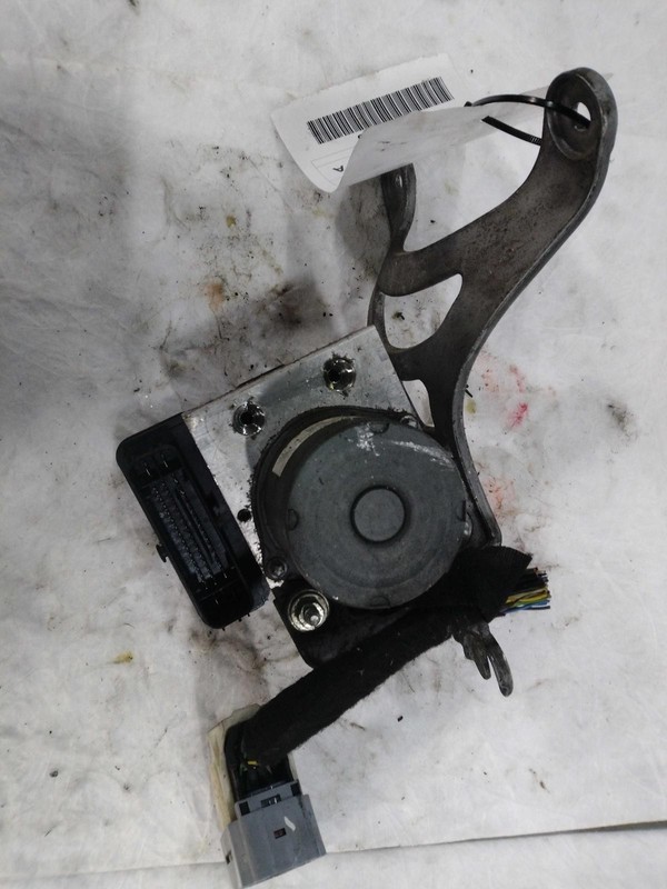 2018 Buick Regal ABS Pump & Motor Assembly OEM 120K Miles Grey
