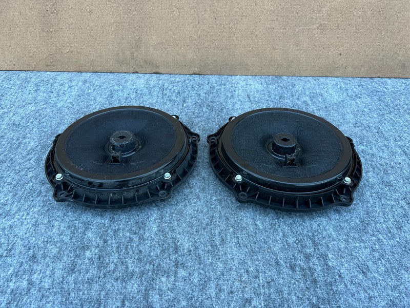 INFINITI Q60 2017-2022 OEM LEFT AND RIGHT DOOR SPEAKER SPEAKER BOSE (PAIR)