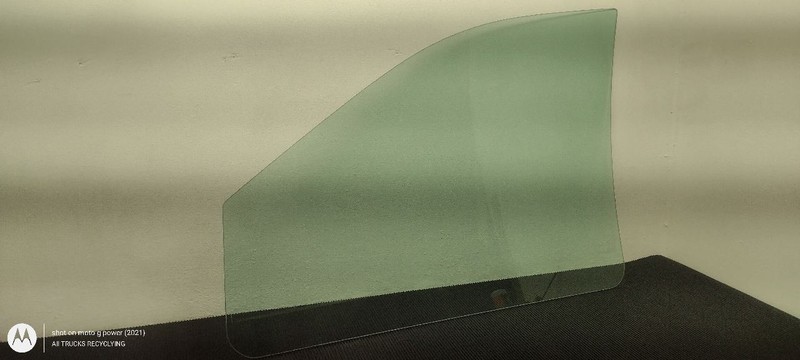04-07 Dodge Caravan Front Right Passenger Door Glass Window OEM 04894586AA