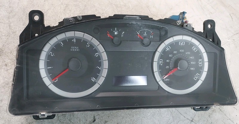 2008 Ford Escape 2.0L Speedometer gauge Cluster Gauge 214,774 Miles OEM