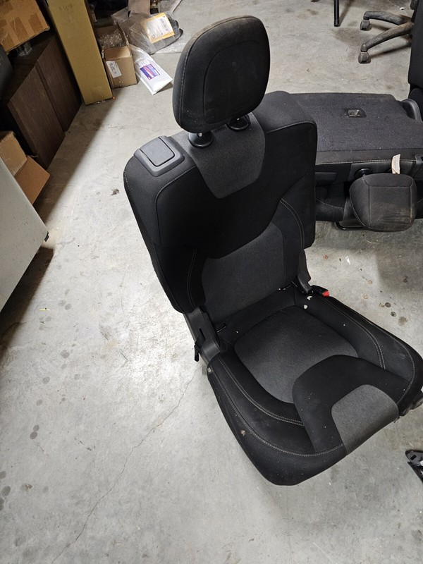 Rear Right Seat Cloth 2017 Jeep Cherokee 2014 2015 2016 2018