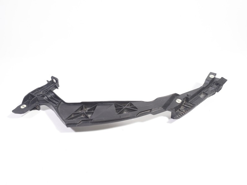 15-18 Porsche Macan Front LEFT Bumper Guide Bracket Support Mount 95B807889C OEM