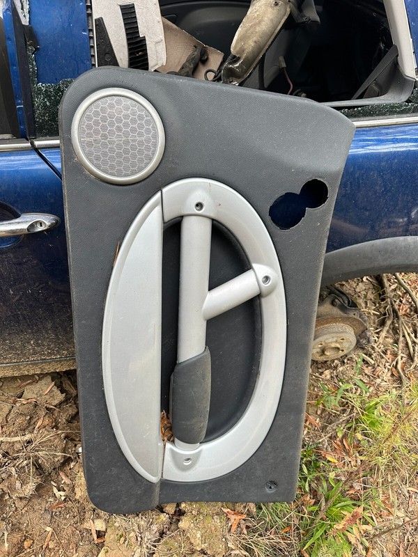 02-06 Mini Cooper BASE & S MODEL OEM RH PASSENGER SIDE BLACK & SILVER DOOR PANEL