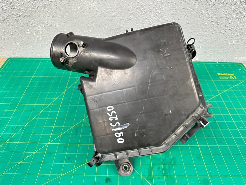 06-15 Lexus IS250 IS350 AIR INTAKE CLEANER FILTER HOUSING BOX Black OEM