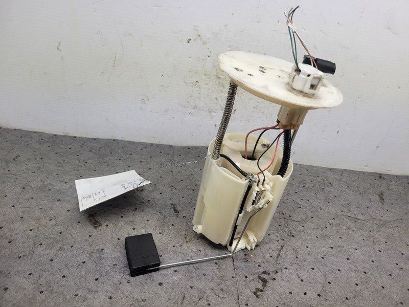 Fuel Pump Assembly Fits 10-15 LEXUS RX350 1760053