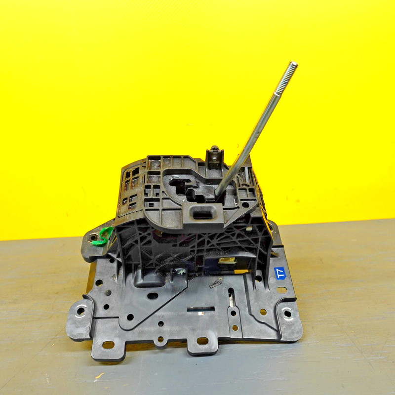 2015-2019 LEXUS RC350 AUTOMATIC TRANSMISSION FLOOR SHIFTER GEAR SELECTOR OEM