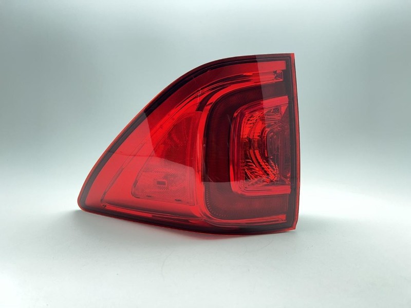 2016-2018 Honda Pilot Right Taillight Quarter Mounted Minor Light Scratches