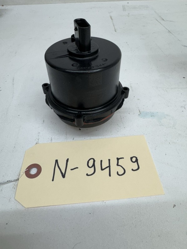 17-25 Tesla Y-3 Radiator Auxiliary Coolant Water Pump 1088245-00-K 9459 B134